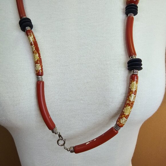 Unique Vintage Japanese Painted Floral Bead Necklace - Picture 4 of 9